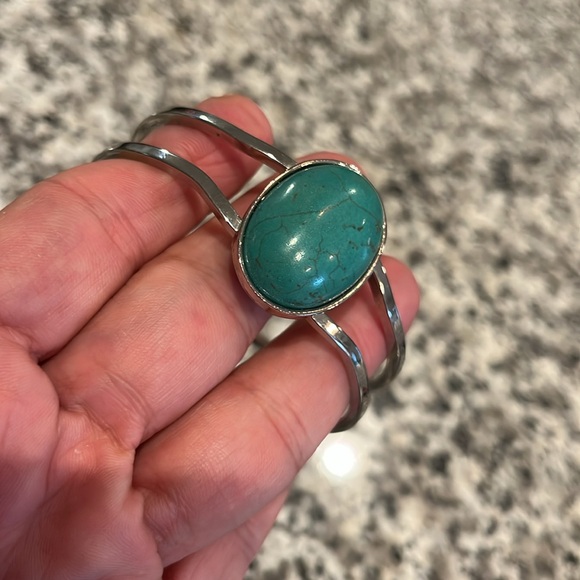 FAUX TURQUOISE HINGED BRACELET BLUE GREEN WITH SILVER TONE BANGLE - Picture 4 of 8